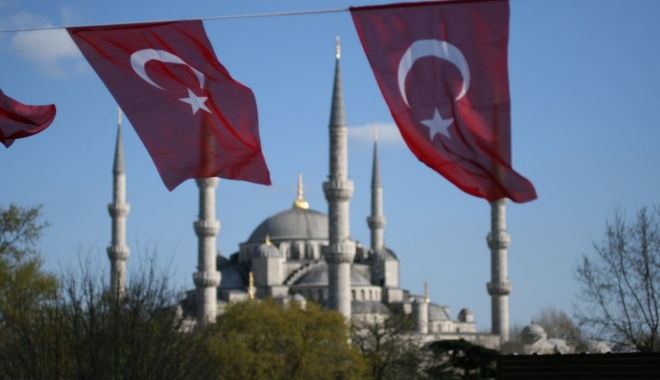 Fitch: Ratingul Turciei, retrogradat la 