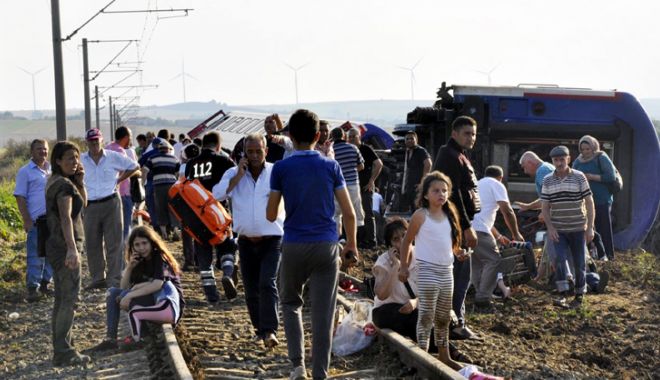 Turcia: Un tren a deraiat aproape de granița  cu Grecia. Bilanțul este tragic - turciatrenderaiat-1531141542.jpg