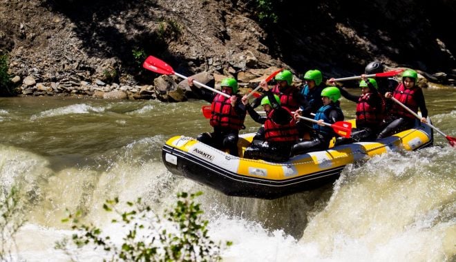 Aventură şi adrenalină pe Bâsca Mare la rafting - turerafting2-1631210950.jpg