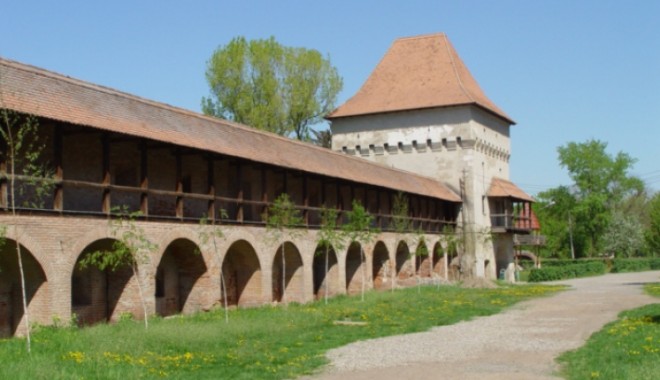 Descoperirea uimitoare de la Cetatea din Târgu Mureș - turism36074239300-1351077476.jpg