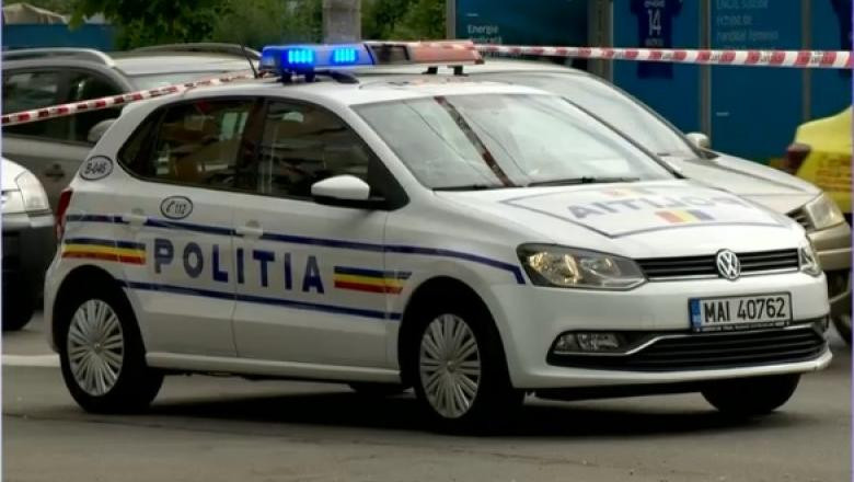 Foto - Au racolat un turist beat și i-au furat 10.000 de euro din cont. Două persoane, arestate