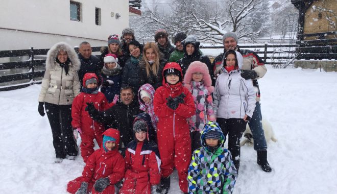 Turiștii străini au cheltuit mai mulți bani în România, anul acesta - turisti-1545153214.jpg