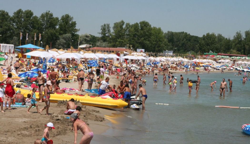 Experiența oribilă prin care a trecut o familie aflată în Neptun. Au părăsit camera în toiul nopții