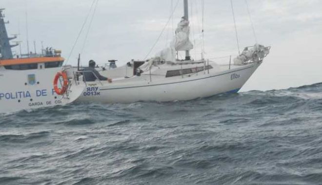 Doi turiști români aflați în pericol de scufundare, salvați de polițiștii de frontieră - turisti3-1538555369.jpg