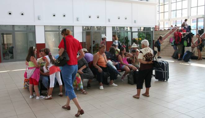 Din acest weekend, începe programul estival Trenurile Soarelui - turistigaraconstantacalatoritren-1433945550.jpg