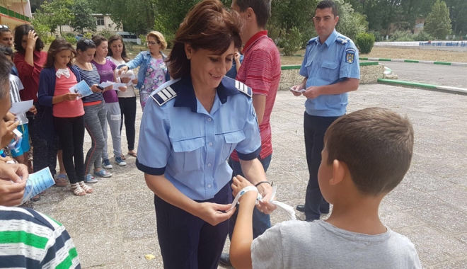 Campanie de informare printre turiști - turistii-1501602605.jpg