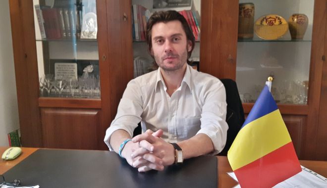 Turiștii, așteptați la Librăria 