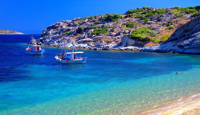 Turiştii români nevaccinaţi vor primi vouchere din partea hotelierilor greci - turistiiromaninevaccinati-1615833750.jpg