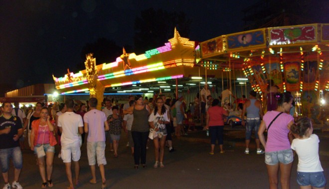 Satul de Vacanță este raiul pentru turiști - turistinoapte7-1310410969.jpg