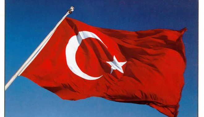 Prefectul Claudiu Palaz, prezent la sărbătoarea Zilei Naționale a Turciei - turkishflag-1319912107.jpg