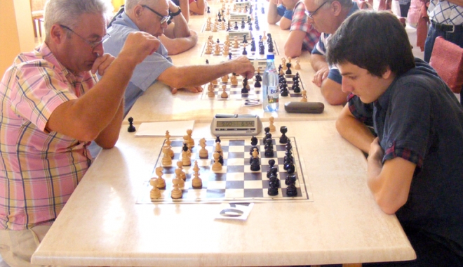 Turneu de șah, în memoria campionului Marian Voicu - turneu-1461695167.jpg