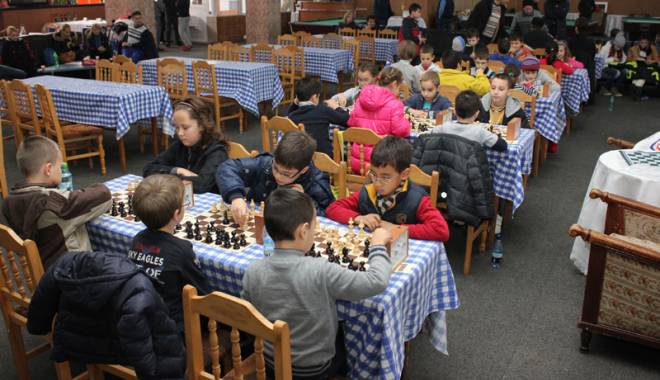 Șah-mat pentru Trofeul Primăverii - turneusah-1427314893.jpg