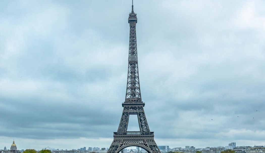 Alertă în Paris după un incendiu la Turnul Eiffel. Aproape 1200 de turiști au fost evacuați - turnul-eiffel-1735046887.jpg
