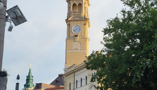 Note de călătorie. Oradea, o oază de linişte şi cultură. Un loc care pare desprins de România - turnul-primariei-1696530054.jpg