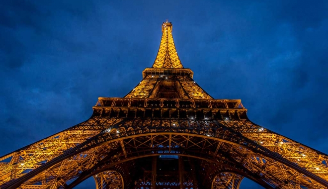 Parisul stinge luminile de pe Turnul Eiffel, ca gest de solidaritate cu orașul sirian Alep - turnuleiffel-1481727374.jpg