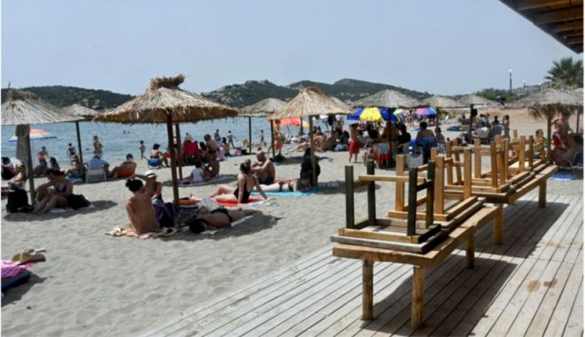 Record de turiști în acest weekend. Sunt așteptați peste 200.000 de oameni pe litoral - tuyrist-1660309549.webp