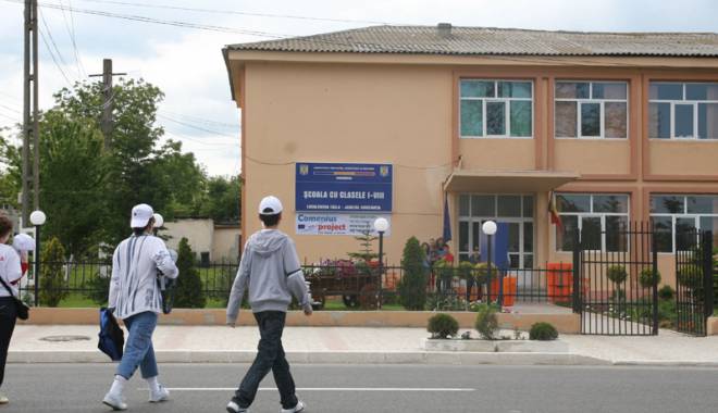 Evaluare Națională 2015. Rezultatele anchetei de  la Școala Tuzla - tuzlascoalagenerala385-1435252036.jpg