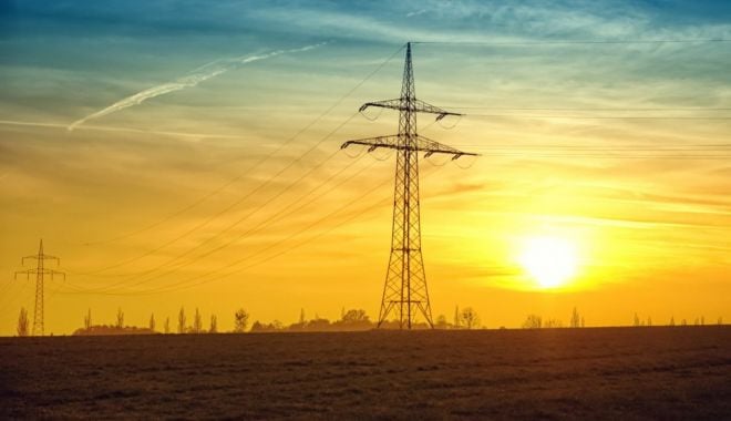 România a cumpărat cea mai scumpă energie de pe piaţa spot - twilightpowerlineseveningstockpa-1634737308.jpg