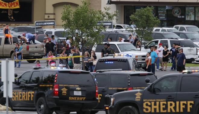 Schimb de focuri în Texas. O răfuială între 200 de motocicliști a lăsat în urmă nouă morți și zeci de răniți - twinpeakssportsbarandgrilldinwac-1431946088.jpg