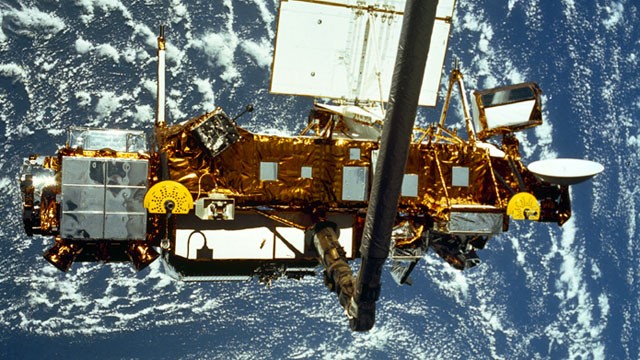 Află când va cădea satelitul american pe Pământ - uars-1316673398.jpg