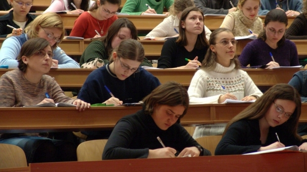 Veste bună pentru studenți și absolvenți. Câte locuri sunt disponibile în programul de internship al Guvernului - ubb41261000-1554901482.jpg