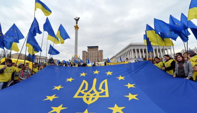 Ucraina va relua demersurile pentru semnarea acordului cu UE - ucraina-1389278132.jpg