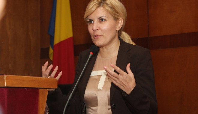 ELENA UDREA și-a prezentat, la Constanța, moțiunea cu care dorește SĂ CÂȘTIGE partidul - udrea1-1362935981.jpg