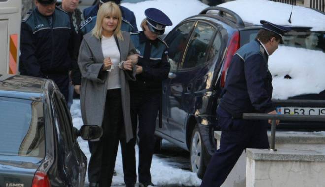Elena Udrea, vizitată în arest de mama ei - udreainaltacurte3017dfb38ddad011-1423815208.jpg