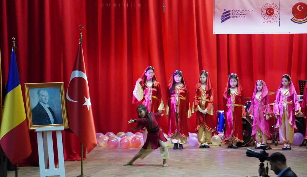 Ziua Suveranității Naţionale și a Copilului Turc, sărbătorită și la Constanța de UDTR - udtr-2-1713950496.jpg