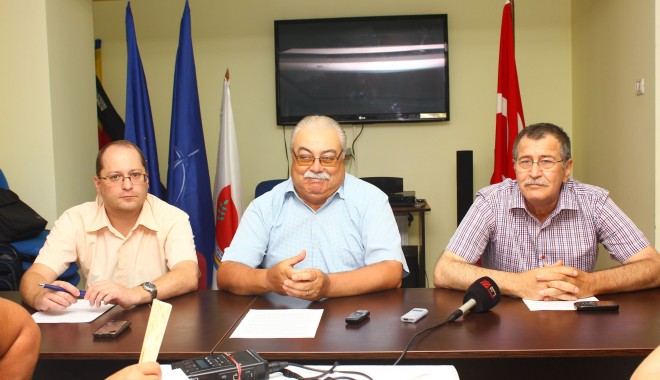 De Ramazan Bayram liderii UDTR vor merge în mai multe localități din județul Constanța - udtrsepregatestederamazanbayram-1406288863.jpg