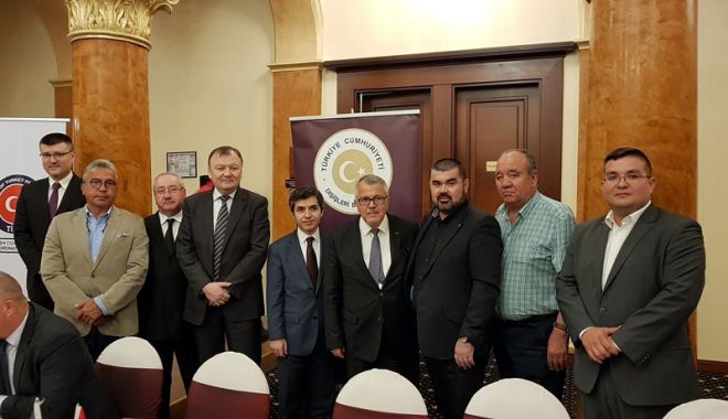 Delegație a UDTTMR, prezentă la Cina de Iftar oferită de TIKA - udttmr-1528303555.jpg