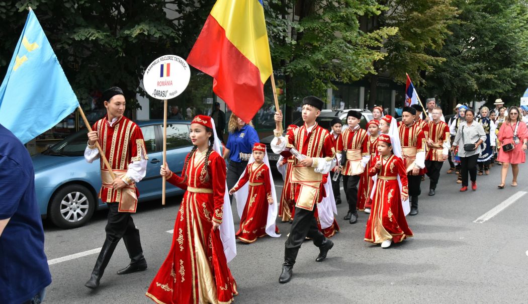 Ansambluri din șase țări, la Festivalul Internațional al Dansului, Cântecului și Portului Popular Turco-Tătar - udttmr-1725564138.jpg