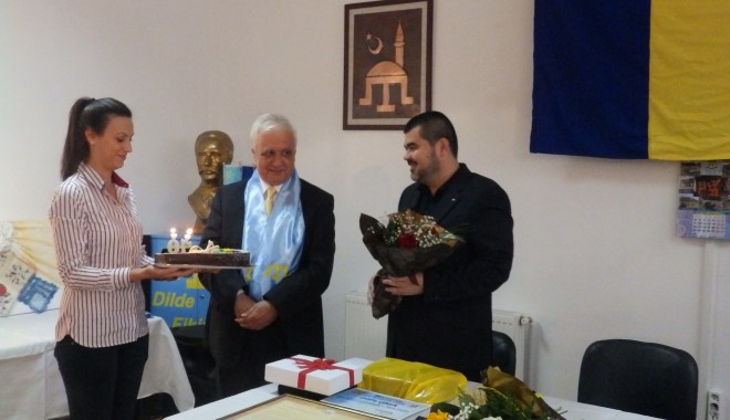 Primul deputat al tătarilor din România, Tasin Gemil, sărbătorit la sediul UDTTMR - udttmr2-1379839512.jpg