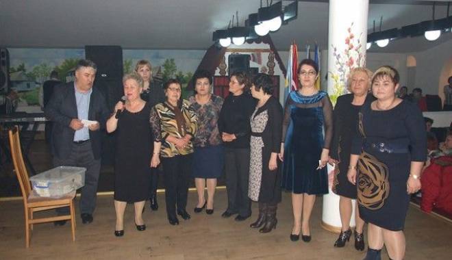 Petrecere pe cinste organizată de UDTTMR pentru femeile comunității tătare - Galerie FOTO - udttmrdscf8127-1425991891.jpg