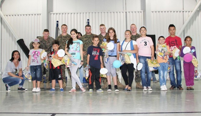 Galerie FOTO. Copiii de la Școala UDTTMR, în vizită la Baza Militară NATO de la Mihail Kogălniceanu - udttmrimg4297-1404382224.jpg