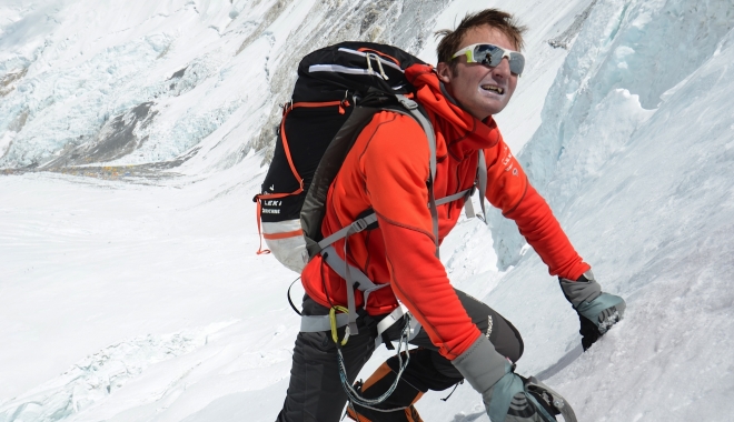 Un celebru alpinist elvețian a murit pe Muntele Everest - uelisteck-1493555056.jpg
