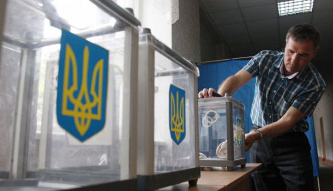 Alegeri prezidențiale în Ucraina: S-au deschis birourile de vot pentru al doilea tur - ukrainepresidentialelectiontimel-1555836058.jpg