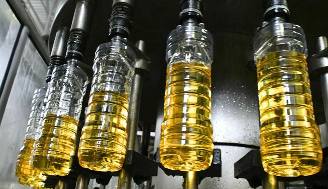 Ce produse de bază s-au scumpit cel mai mult în luna iulie 2021 - ulei-1628683065.jpg