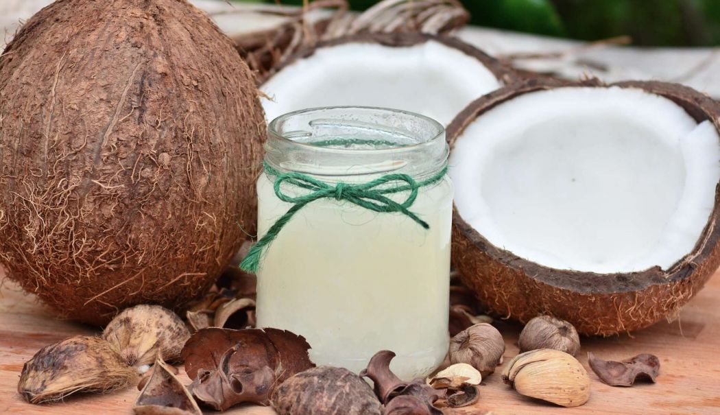 Aveți părul gras? Folosiți măștile cu ulei de cocos! - ulei-de-cocos-duminica-1758466366.jpg