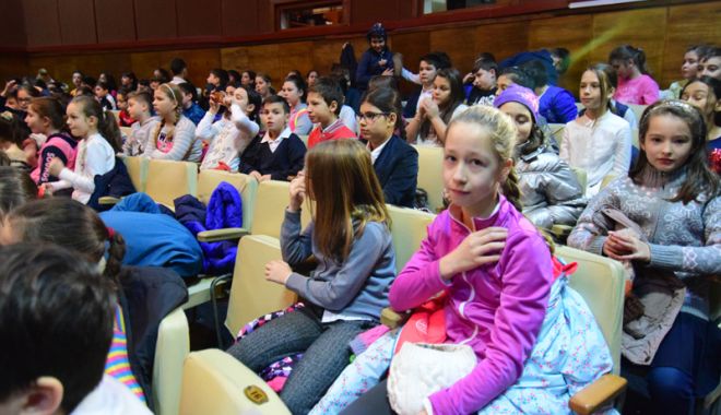 Ultimul colind din an al actorilor  Teatrului 