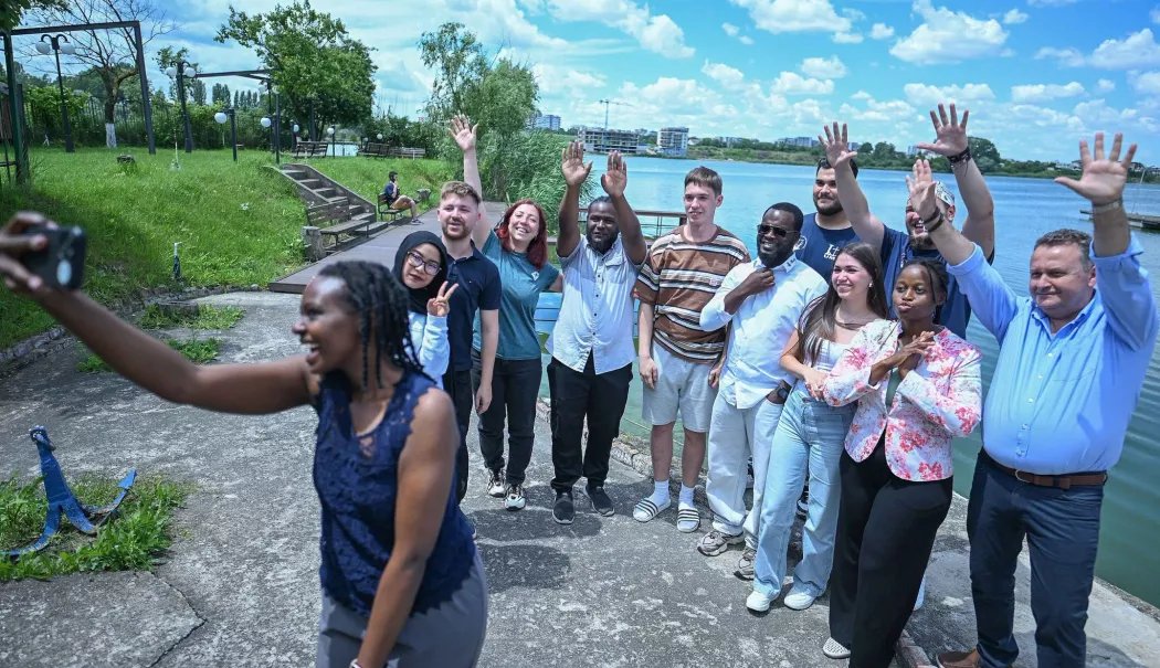 Foto - Studenți ambasadori ai României, în vizită la Universitatea Maritimă din Constanța