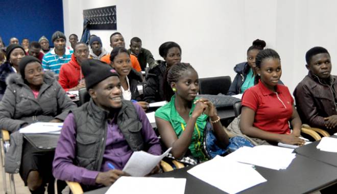 UMC ar putea școlariza studenți sud-africani - umcnigerieni5-1435167546.jpg