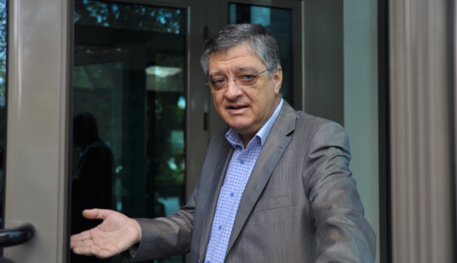 De ce s-a declarat nefericit prorectorul Cornel Panait - umcperchezitii111379611277-1380617128.jpg
