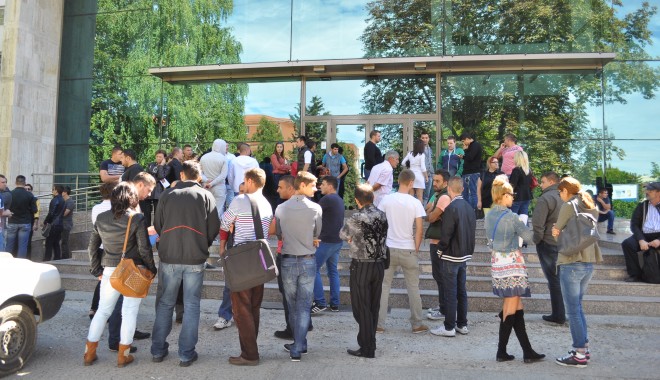 ȘPAGA LA UMC / Urmează să cadă și alte capete! - umcperchezitii54-1379675205.jpg