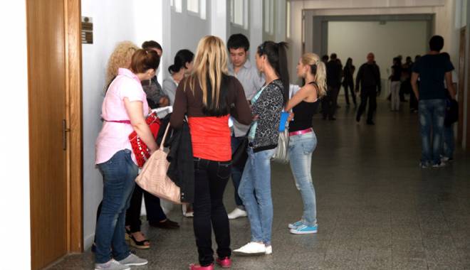 Elevi și studenți, pregătiți pentru piața muncii - umcstudenti670-1444064214.jpg