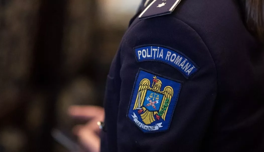Umilință șocantă filmată. Bărbat legat și batjocorit de mai mulți localnici - umilit-1775046384.webp
