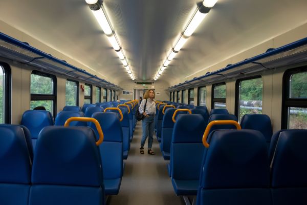 Un ardelean mănâncă în tren - un-ardelean-1771168250.webp