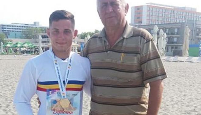Un Arnăut pe saltea! A lăsat fotbalul  pentru lupte, iar acum e prezent la Mondiale - unarnaut-1536765381.jpg