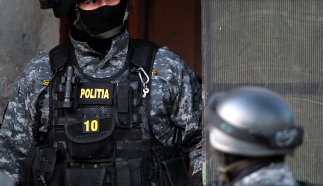 Un bărbat din Murfatlar a fost trezit de mascați. E acuzat de contrabandă - unbarbat-1505837631.jpg