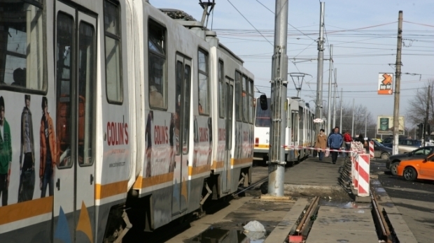 Un bărbat a murit după ce a fost călcat de tramvai în centrul Capitalei - unbarbatamurit-1423493122.jpg